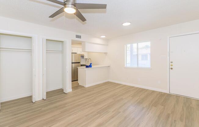 Studio, 1 bath, 400 sqft, $799