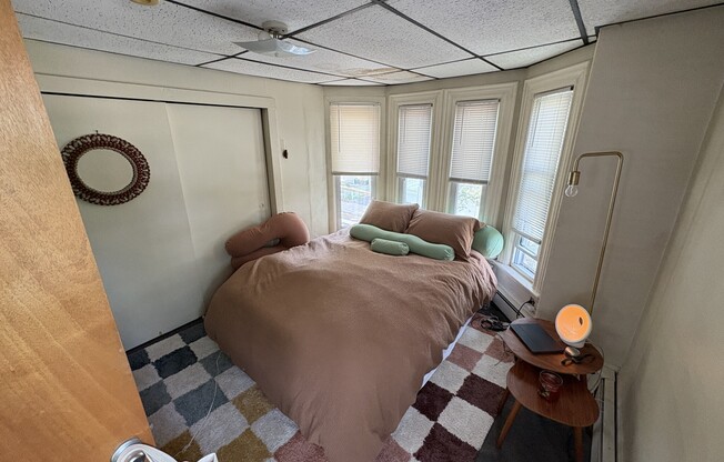27 HOWE ST