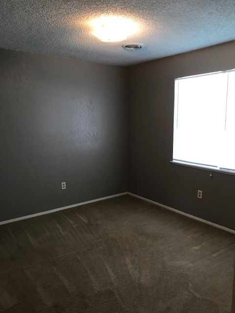 2 beds, 1 bath, $995