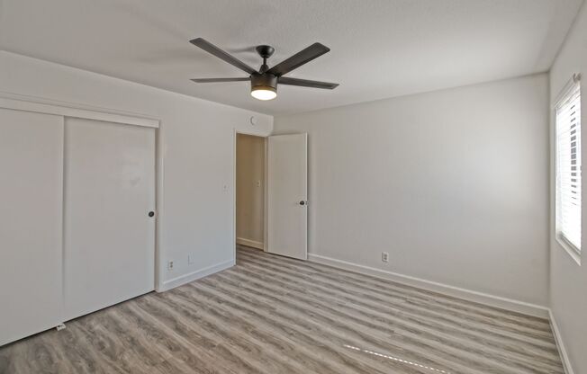 2 beds, 1 bath, 950 sqft, $2,550, Unit B