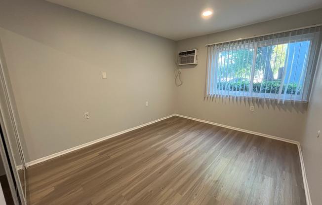 1 bed, 1 bath, 695 sqft, $1,698, Unit 112