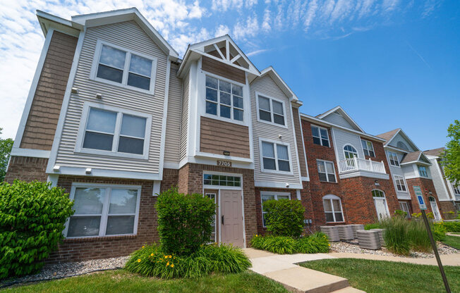 Well Maintained Buildings at Canal 2 Apartments in Lansing, MI