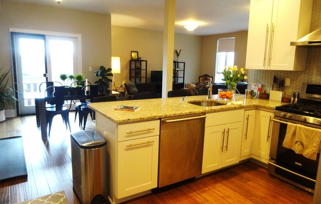 380 W Broadway # 4001