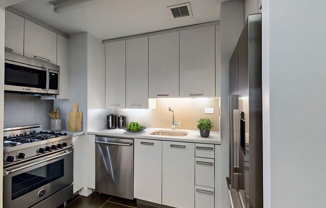 Studio, 1 bath, 469 sqft, $4,475, Unit 18-F