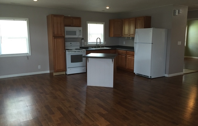 Charming 2-Bedroom Home with Porch & Storage Space