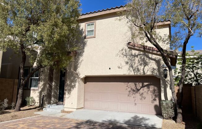 ​Charming 3-bedroom Home!