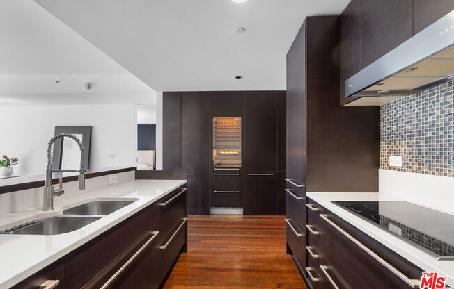 2 beds, 2 baths, 1,500 sqft, $5,500, Unit 7K