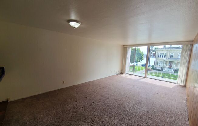 Beautiful Condo In Front of Lake Merritt!