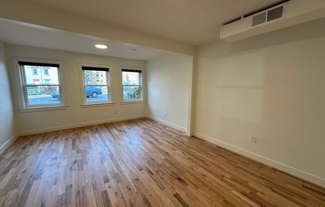 1415 Main St