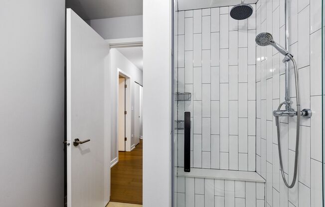 1 bed, 1 bath, 451 sqft, $1,875, Unit 215