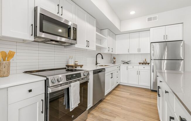 2 beds, 2 baths, 1,029 sqft, $1,775, Unit 1-204