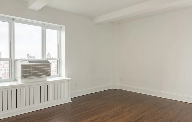 507 W 113 ST