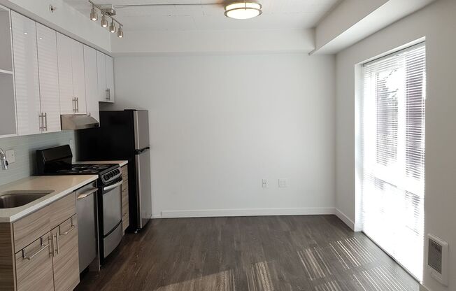 Studio, 1 bath, 278 sqft, $1,475, Unit 201