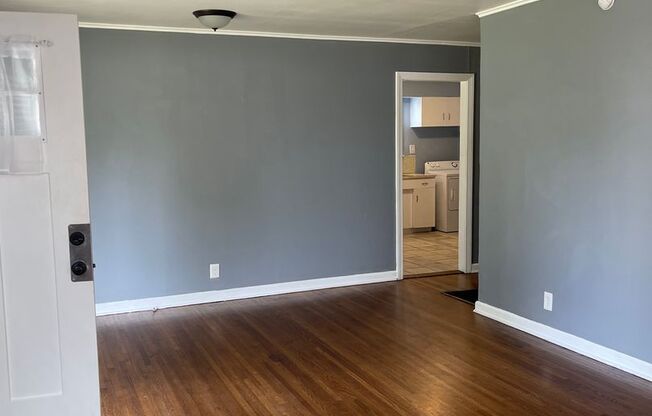 3 beds, 1 bath, $1,595