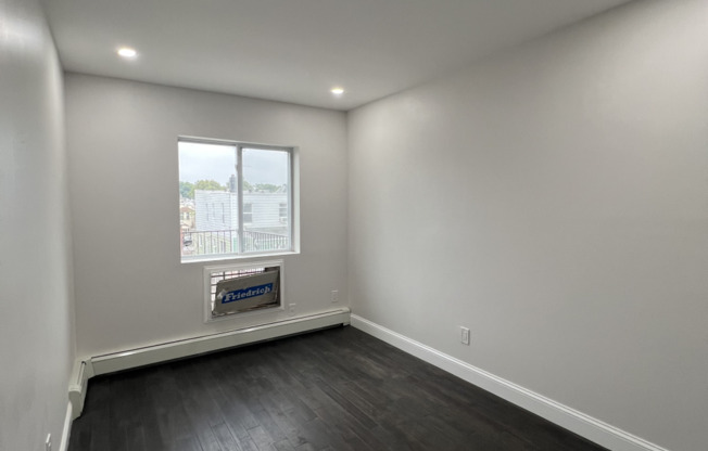 59 90 58 AVE