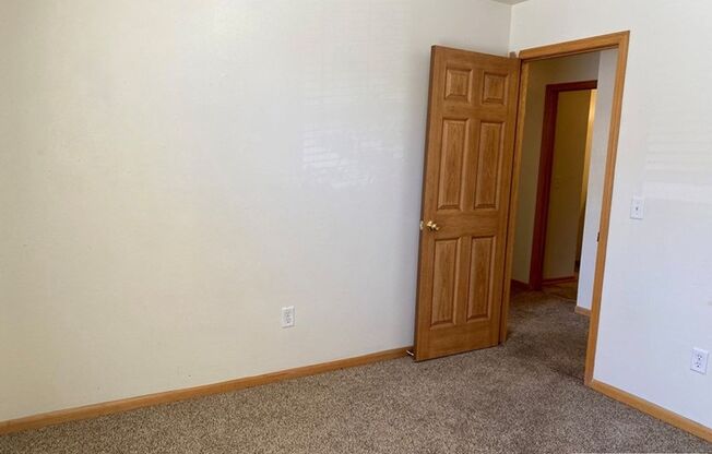 Classic Campus West Apartment