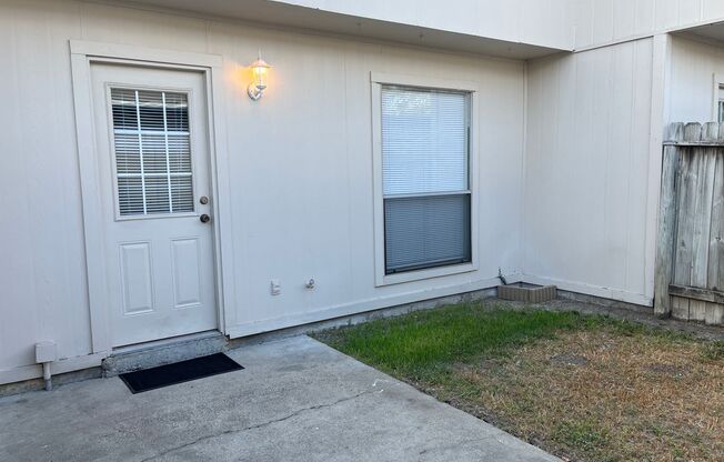 2 beds, 1.5 baths, $1,250, Unit APARTMENT 104C