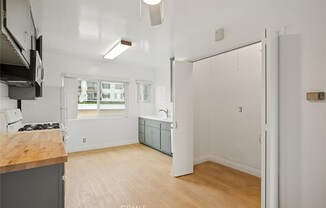 740 W 27 ST