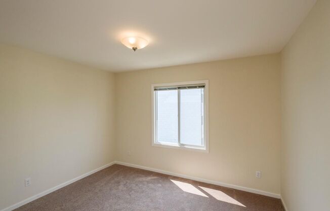 2 beds, 1 bath, $3,695