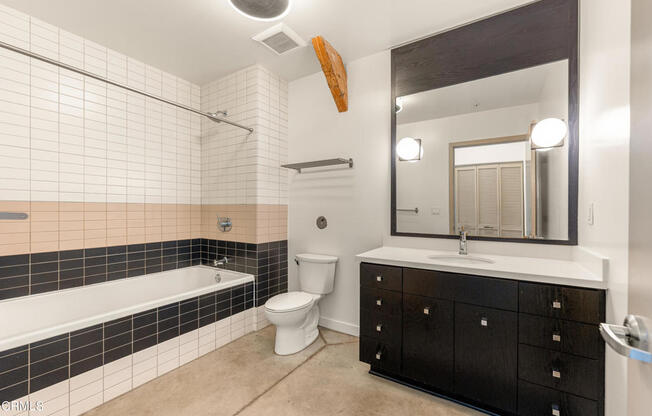 1 bed, 1 bath, 680 sqft, $2,850, Unit 124