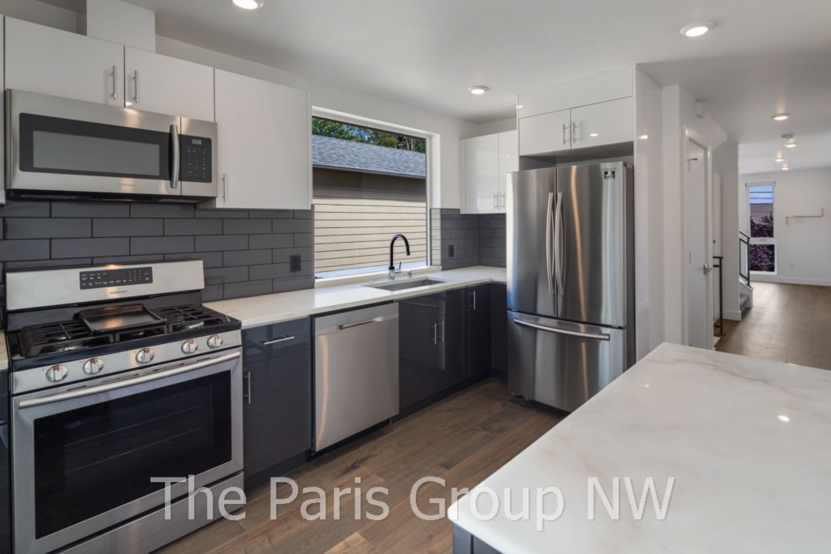 Modern 2BR Columbia City/Hillman City Townhome * 2 Roof Decks, Carport & A/C!