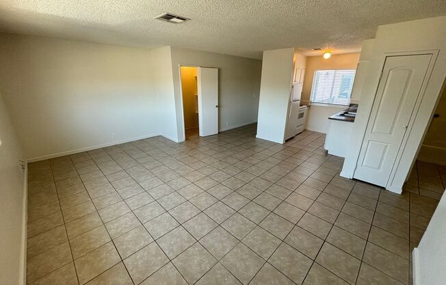 225 E Foster Ave. Unit 7