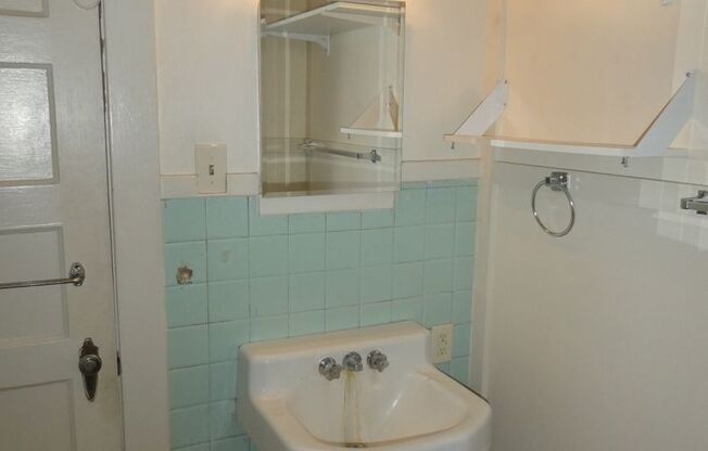 1 bed, 1 bath, $680, Unit Apt 101