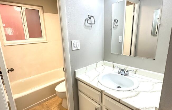 1 bed, 1 bath, 750 sqft, $1,200, Unit Unit 203