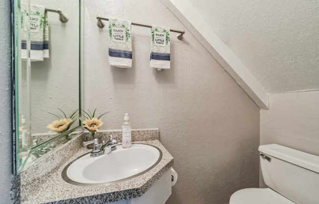 1 bed, 1.5 baths, 711 sqft, $849