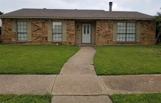 1918 VICTORIA DR