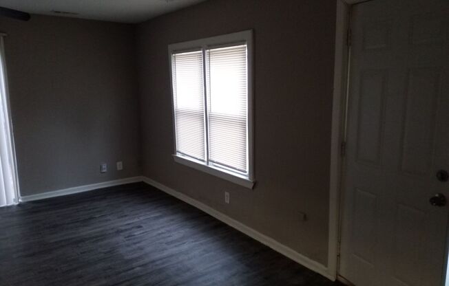 Studio, 1 bath, 800 sqft, $725, Unit 4D