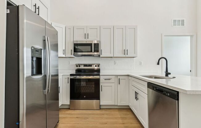 2 beds, 2 baths, 803 sqft, $1,995, Unit 106