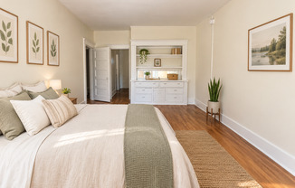 2126-50 S. Oak Street &amp; 867 W. 23rd Street