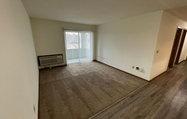 3 beds, 1 bath, 1,040 sqft, $1,695, Unit 3172-304