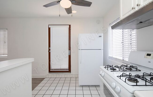 929-949 Turquoise Street