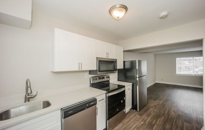 2 beds, 1.5 baths, 1,100 sqft, $1,299, Unit C11