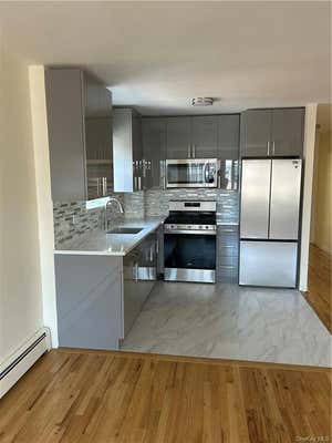 3 beds, 1 bath, 1,000 sqft, $3,000