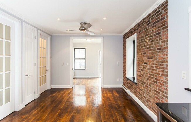 3 beds, 1 bath, $6,295, Unit 12