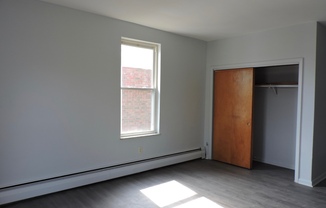 Studio, 1 bath, 450 sqft, $695, Unit UNIT 7