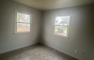 3 beds, 1 bath, $840