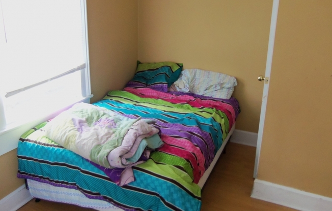 2 beds, 1 bath, $1,250