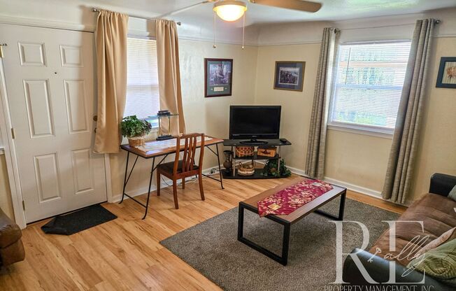 Furnished Cozy 1-Bd Near PSNS