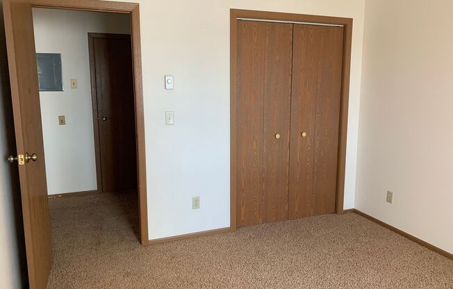 2 beds, 1 bath, 835 sqft, $695, Unit 205