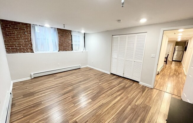 4 beds, 2 baths, $8,000, Unit 26