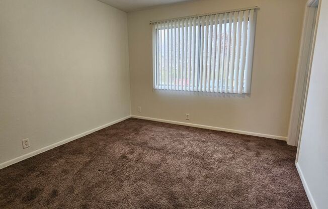 2 beds, 1.5 baths, 830 sqft, $925, Unit 3620 W4