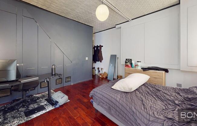 80 E 2 ST