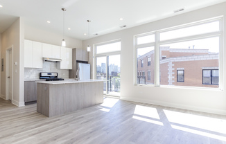 662 N Sangamon St 203