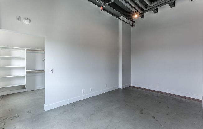 1 bed, 1 bath, 722 sqft, $1,350, Unit A402