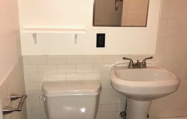 Studio, 1 bath, 359 sqft, $1,325, Unit 301