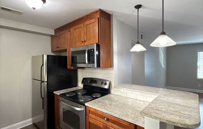 3 beds, 2 baths, $1,895, Unit UNIT D